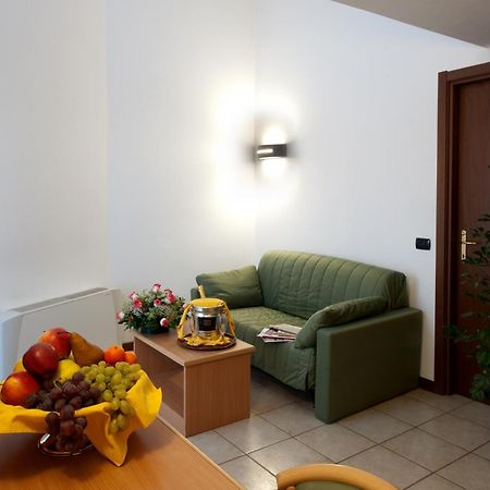 Hotel Roma Cassano Magnago Bagian luar foto
