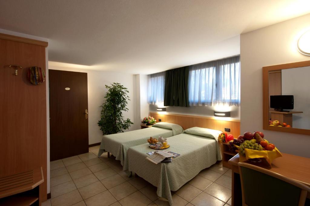 Hotel Roma Cassano Magnago Ruang foto